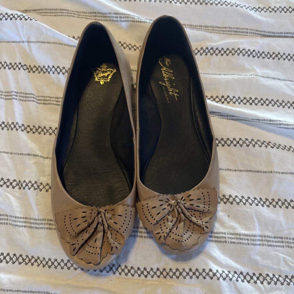 EUC Miss Albright Flats Beige 7.5 Shoes